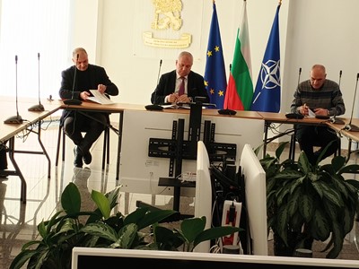 Снимка Подписване