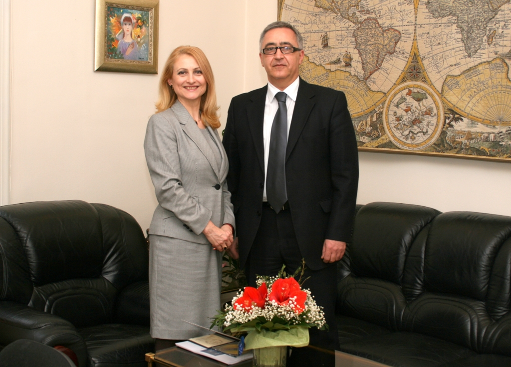 Poslanik_Armenia_26022010_big