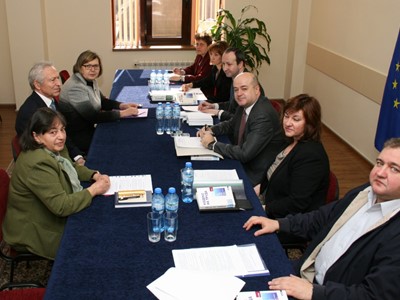 Проведена работна среща относно сключване на колективен трудов договор за служители от Държавната комисия по сигурността на информацията, 12 април 2017 г., гр. София