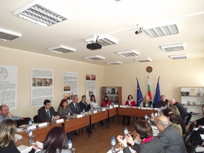 Проведена кръгла маса на тема “Разглеждане на дела пред Европейския съд по правата на човека (ЕСПЧ), по които е необходимо да бъдат предоставени класифицирани документи-носители на национална класифицирана информация”, 22 февруари 2012 г., Учебен център на ДКСИ в гр. Банкя