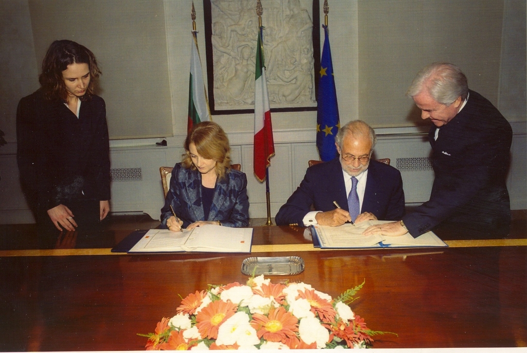 Подписване на Споразумение с Правителството на Италианската република за взаимна защита на обменяната класифицирана информация, 8 юли 2005 г., Рим