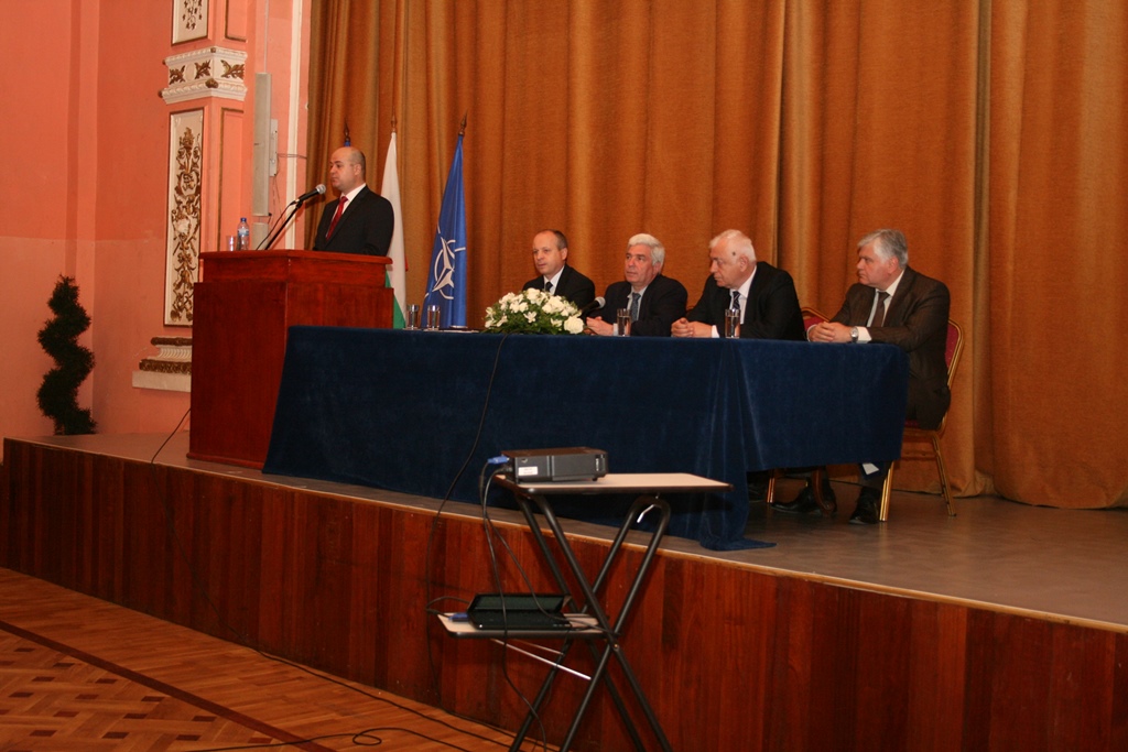 Годишни доклади на ДКСИ