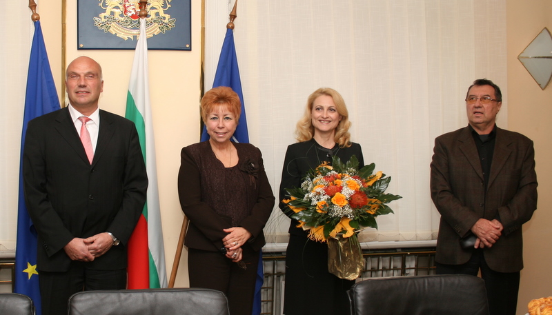 Седем години ДКСИ, 9 ноември 2009 г.