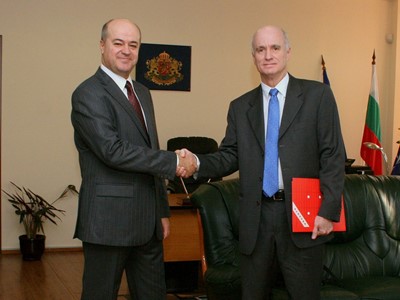 Working meeting between the Chairperson of the State Commission on Information Security Mr. Boris Dimitrov and Mr. Ricardo Gerra de Araujo Charge d’affaires of the Embassy of the Federative Republic of Brazil to the Republic of Bulgaria, November 18th 2015