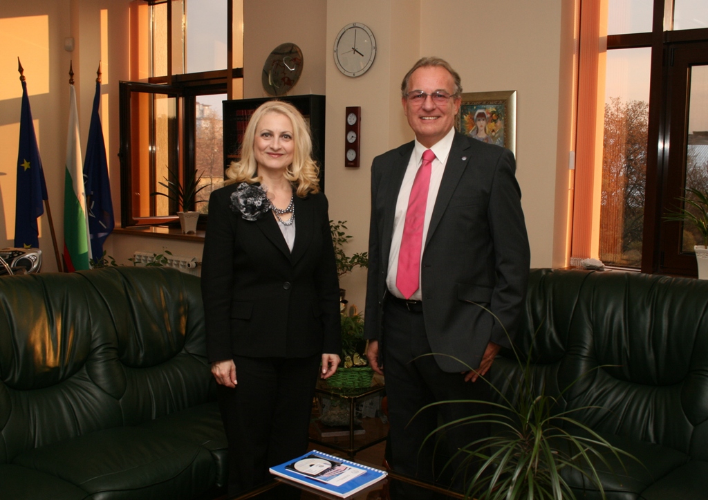 Working meeting of the Chairperson of the SCIS Mrs. Tsveta Markova with Mr. David Wolstenholme,Pre-accession Counselor in the Ministry of Interior of the Republic of Bulgaria on the project “Implementation of the National Strategy for counteraction to corruption: development of the unified system for counteraction to corruption in the Ministry of Interior” in the period 2003 – 2005, 17 November 2011, Sofia
