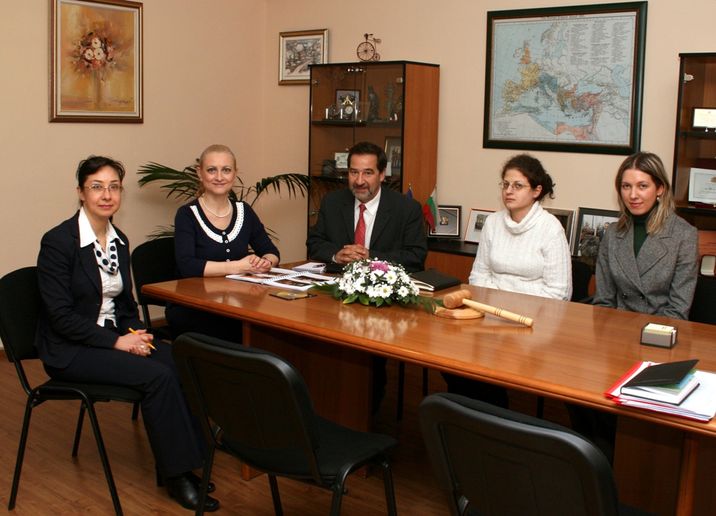 Working meeting of the Chairperson of the SCIS Mrs. Tsveta Markova with Mr. Francois Frison-Roche, Researcher to the University of Paris, France, 11 February 2011, Sofia