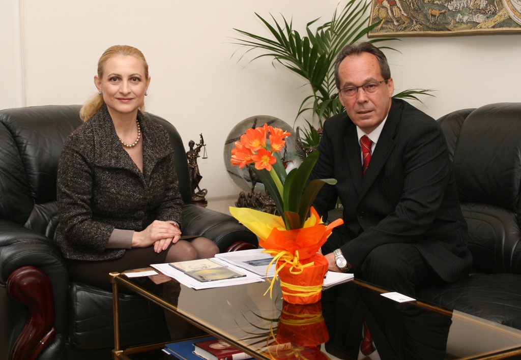 Working meeting of the Chairperson of the State Commission on Information Security Mrs. Tsveta Markova with the Ambassador Extraordinary and Plenipotentiary of Bosnia and Herzegovina H.E. lieutenant-general Sifet Podzic, 7 April 2010, Sofia