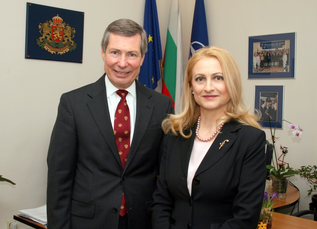 A working meeting between Chairperson of State Commission on Information Security Mrs. Tsveta Markova and Ambassador of the United States of America His Excellence Mr. James Warlick, 29 March 2010, Sofia
