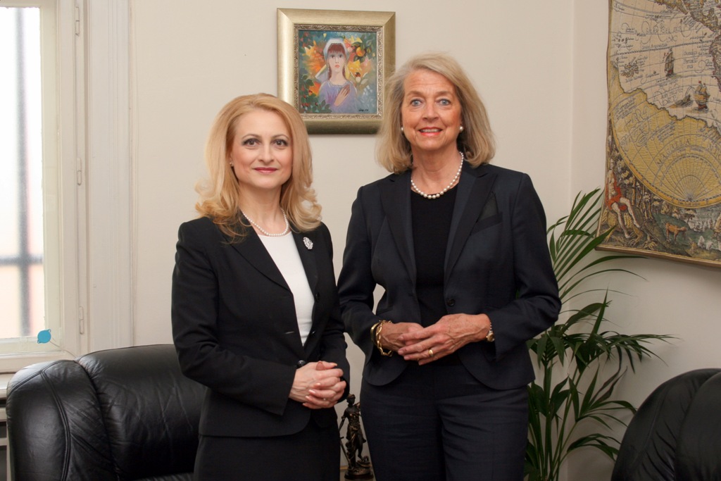 Working meeting of the Chairperson of the SCIS Mrs. Tsveta Markova with the Ambassador Extraordinary and Plenipotentiary of the Republic of South Africa to the Republic of Bulgaria H.E. Mrs. Sheila Camerer, 11 March 2010, Sofia