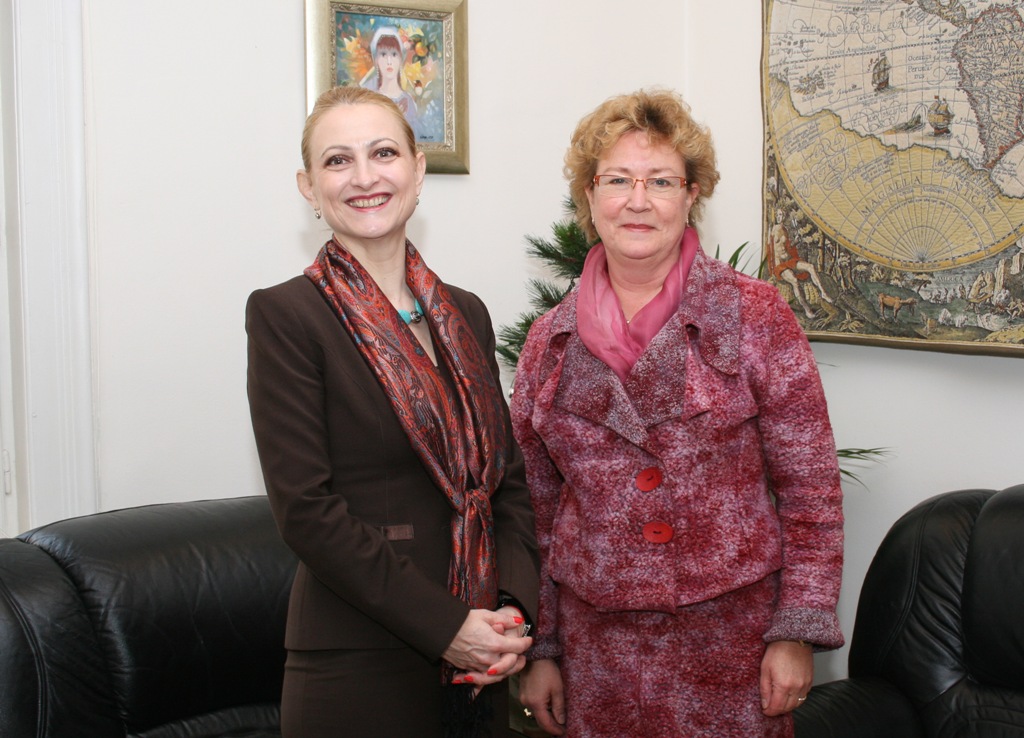 Working meeting between the Chairperson of the State Commission on Information Security Mrs. Tsveta Markova and the Ambassador Extraordinary and Plenipotentiary of Finland to the Republic of Bulgaria Her Excellence Mrs. Tarja Laitiainen, 29 December 2009, Sofia