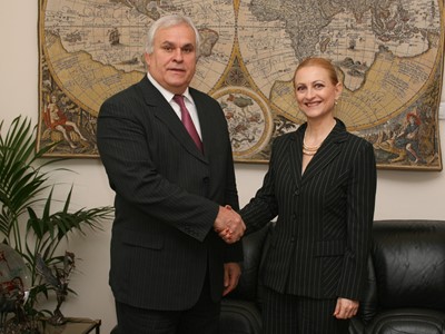 Working meeting of the Chairperson of the State Commission on Information Security Mrs. Tsveta Markova with the Ambassador Extraordinary and Plenipotentiary of the Republic of Macedonia to the Republic of Bulgaria His Excellence Mr. Aleksandar Vasilevski, 16 January 2010, Sofia