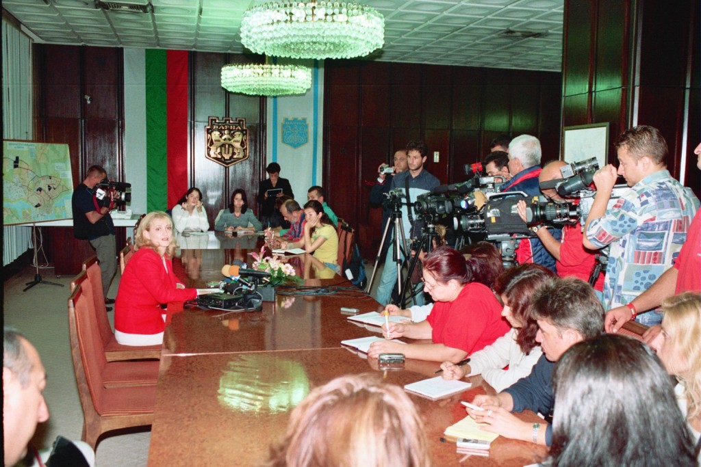 Press conference with journalists, given by the Chairperson of SCIS Tsveta Markova during the Balkan Conference, 29 September 2006, Varna