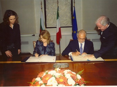 Signing of Agreement with the Republic of Italy on mutual protection of the exchanged classified information 8 July 2005, Rome