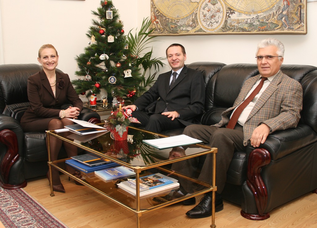 Working meeting between the Chairperson of the State Commission on Information Security Mrs. Tsveta Markova and the Ambassador Extraordinary and Plenipotentiary of Romania in the Republic of Bulgaria Mr. Anton Pacuretu, 15 December 2009, Sofia
