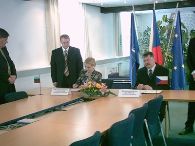 Signing of Agreement with the Czech Republic on mutual protection and exchange of classified information, 3 May 2007, Prague