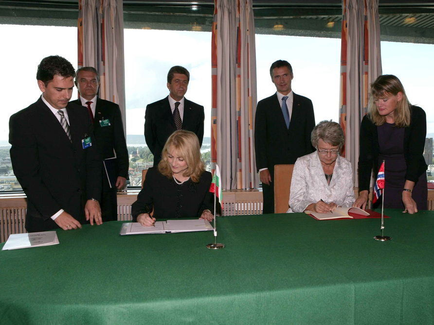 Signing of an Agreement with the Kingdom of Norway on the exchange and mutual protection of classified information, 30 August 2006, Oslo, Norway