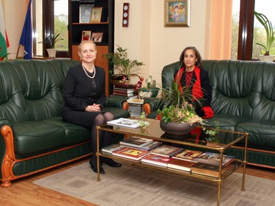 Working meeting of the Chairperson of the SCIS Mrs. Tsveta Markova with the Ambassador Extraordinary and Plenipotentiary of the Portuguese Republic to the Republic of Bulgaria H.E. Mrs. Vera Maria Fernandes, 27 April 2011, Sofia